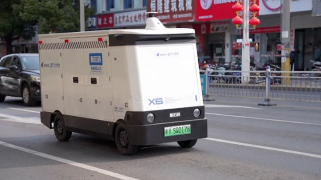 沒(méi)有駕駛員，單趟卻能配送500多件快遞包裹 | 啟東首輛無(wú)人配送車(chē)“上崗”