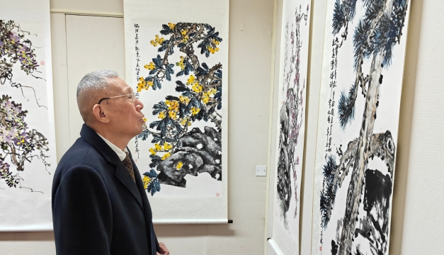 寫(xiě)意花卉展現(xiàn)生命之美！畫(huà)家王葵中國(guó)畫(huà)作品展開(kāi)幕